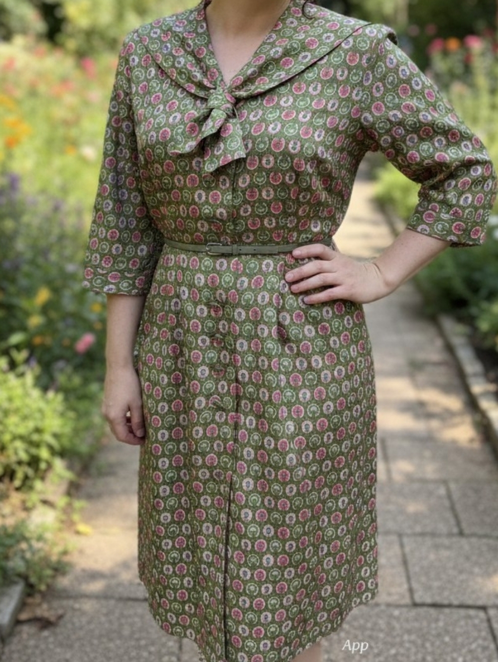 Vintage 1950s Korell Printed Day Dress Olive Pink Novelty Print Womens Size XL
